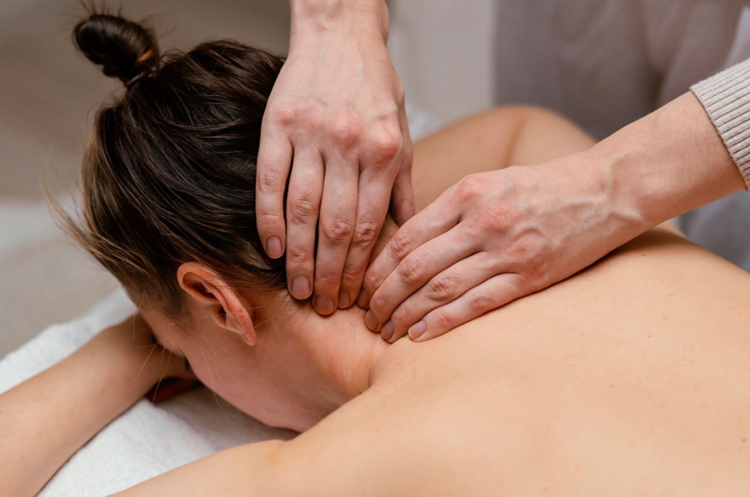 Side-by-side neck and shoulder massage for two — Couples Massage at Cozy Massage Spa North Hollywood